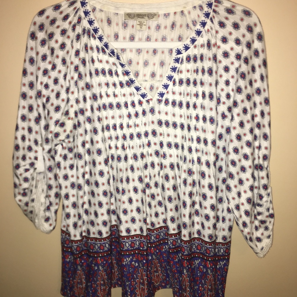 Quarter sleeve blouse with fun design-NEVER WORN